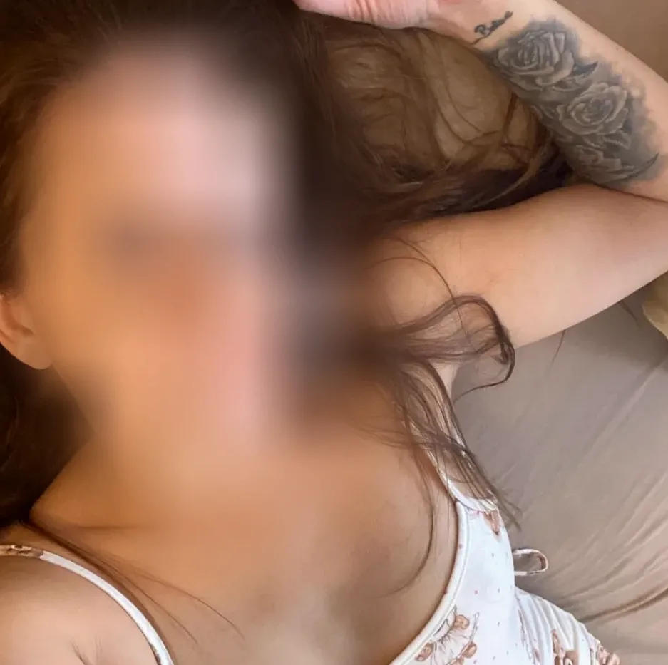 Fiona, 25