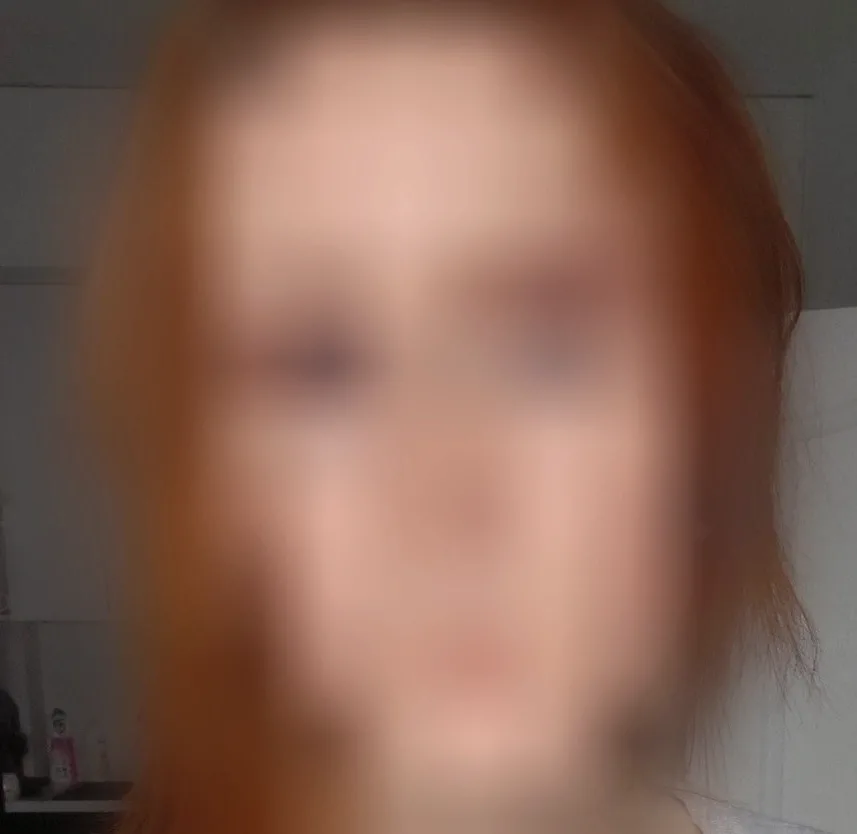 Sandra, 22