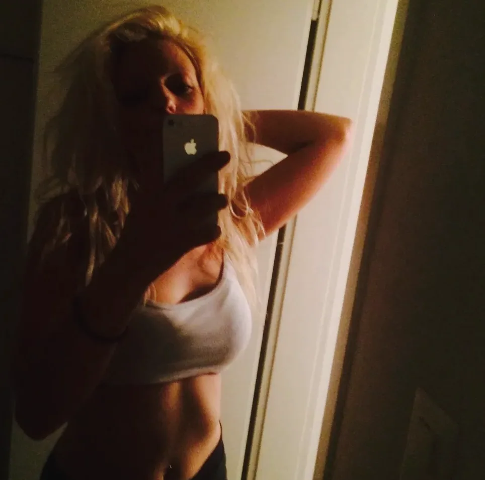 Tanja, 33